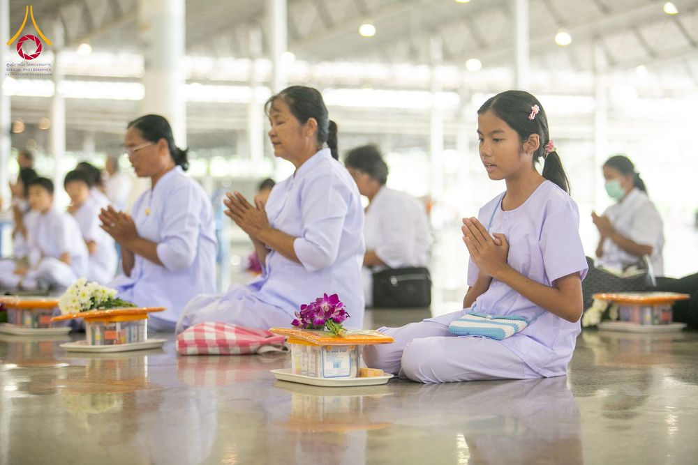 ภาพ No.256937:วันที่ 5 ตุลาคม พ.ศ. 2568 พิธีตักบาตร ข้าวสารอาหารแห้ง ณ บ้านแก้วเรือนทองคุณยายฯ สภาธรรมกายสากล วัดพระธรรมกาย