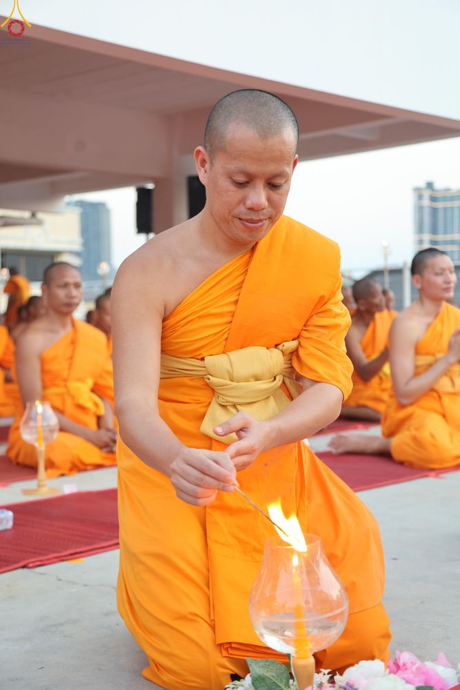 ภาพ No.302873:วันที่ 24 มกราคม พ.ศ. 2569 พิธีจุดประทีปธรรมถวายเป็นพุทธบูชา  และบูชาธรรมมหาปูชนียาจารย์  ณ อาคารธรรมยาตรา กตัญญูบูชามหาปูชนียาจารย์  ตรงข้ามวัดปากน้ำภาษีเจริญ จ.กรุงเทพมหานคร ในโครงการธรรมยาตรา กตัญญูบูชา มหาปูชนียาจารย์ พระมงคลเทพมุนี(สด จนฺทสโร) พระผู