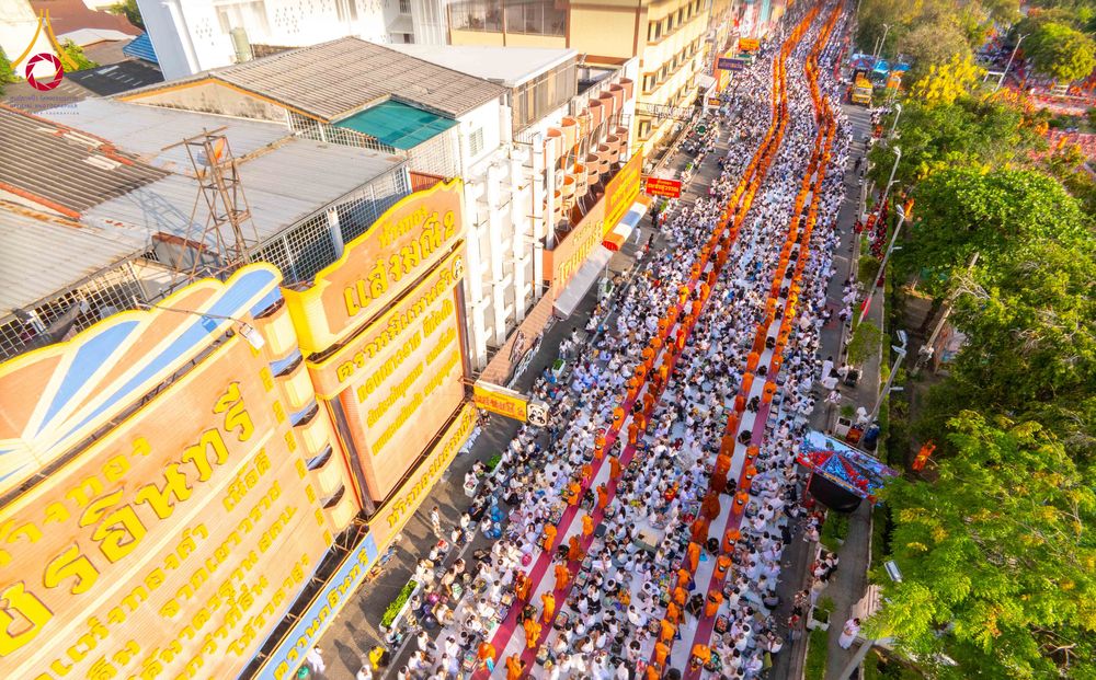 ภาพ No.312852:วันอาทิตย์ที่ 8 มีนาคม พ.ศ.2569 ทำบุญเมืองนครราชสีมา 558 ปี ตักบาตรพระ 10,000 รูป (ภาพชุดที่ 2)