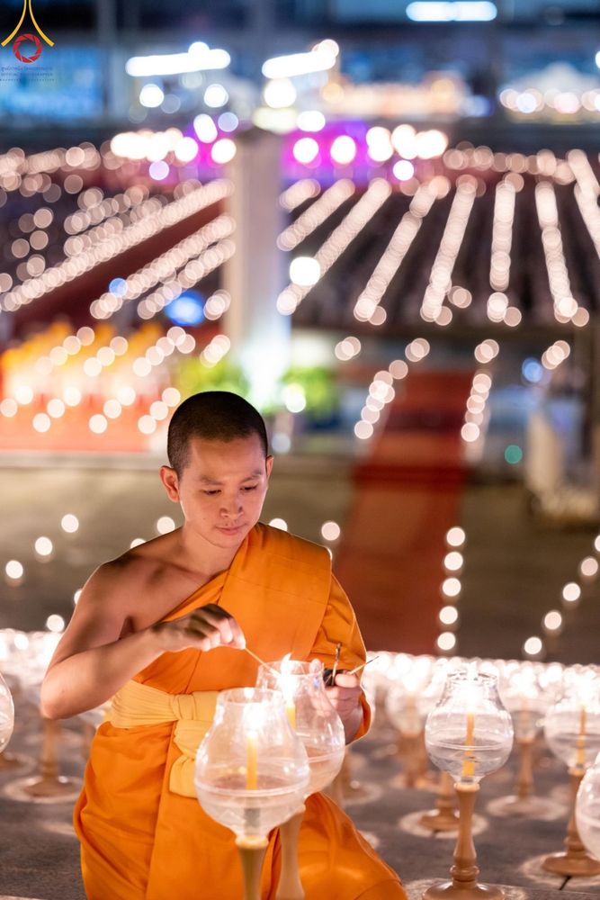ภาพ No.160728:พิธีจุดประทีป 20,000 ดวง บูชาพระมหาธรรมกายเจดีย์ และบูชาพระมงคลเทพมุนี (สด จนฺทสโร) พระผู้ปราบมาร ณ ลานธรรม พระมหาธรรมกายเจดีย์ วัดพระธรรมกาย จ.ปทุมธานี วันที่ 10 ตุลาคม พ.ศ. 2567