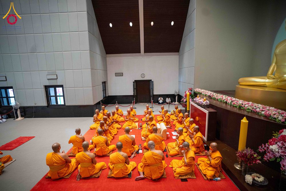 ภาพ No.298238:วันเสาร์ที่ 17 มกราคม พ.ศ. 2569 พิธีบรรพชาอุปสมบท โครงการอุปสมบทหมู่ บูชาธรรมครบ 117 ปี คุณยายอาจารย์มหารัตนอุบาสิกาจันทร์ ขนนกยูง  ณ อุโบสถพระไตรปิฎก วัดพระธรรมกาย