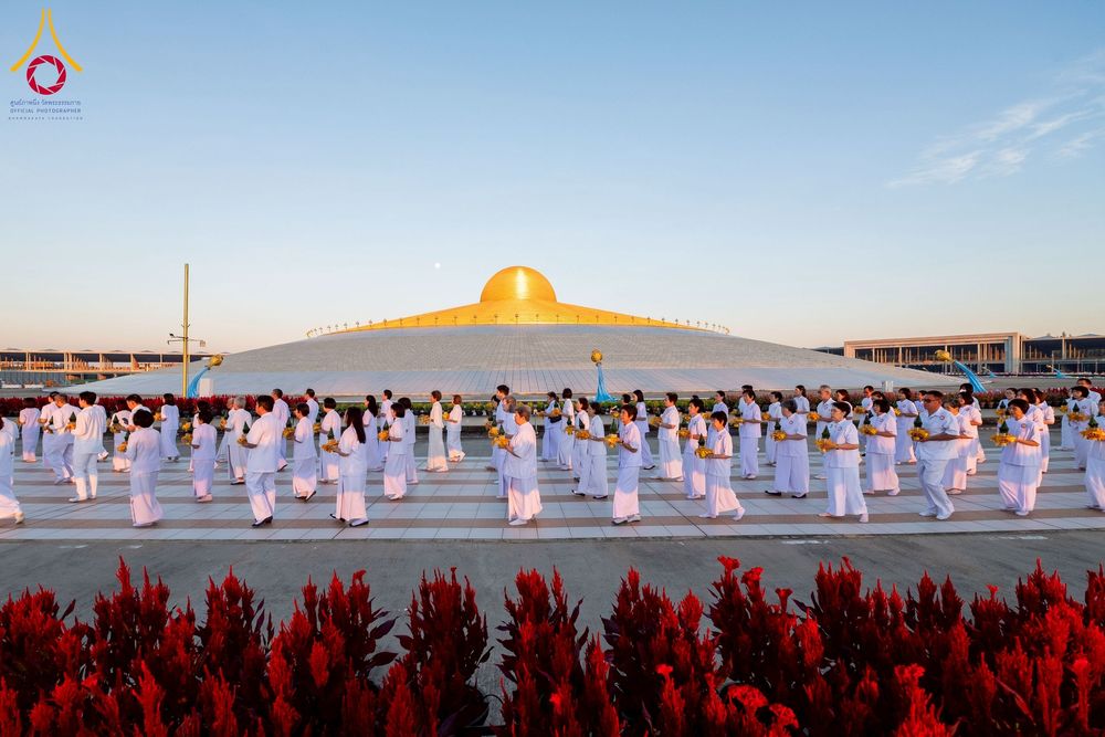 ภาพ No.276631:วันเสาร์ที่ 6 ธันวาคม  พ.ศ. 2568 พิธีเวียนประทักษิณและพิธีวันทาเจดีย์ โครงการอุปสมบทบูชาธรรมมหาปูชนียาจารย์ ประจำปี พ.ศ.2568 โครงการบวชพระนานาชาติ AEC และ WAB รุ่น CEO (นักบริหาร) รุ่นที่ 5 ณ มหาธรรมกายเจดีย์ วัดพระธรรมกาย