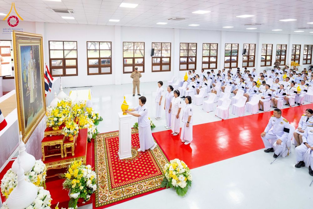 ภาพ No.276036:วันที่ 5 ธันวาคม พ.ศ. 2568 พสกนิกรอำเภอคลองหลวง พร้อมใจบำเพ็ญกุศลอุทิศถวาย “ในหลวงรัชกาลที่ 9” น้อมรำลึกในพระมหากรุณาธิคุณ เนื่องในวันคล้ายวันพระบรมราชสมภพ วันชาติ และวันพ่อแห่งชาติ ณ อาคารปลูกศรัทธา 2 วัดพระธรรมกาย อำเภอคลองหลวง จังหวัดปทุมธานี