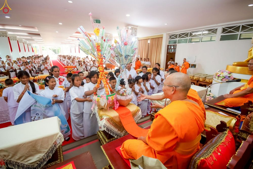 ภาพ No.260309:วันที่ 18 ตุลาคม พ.ศ. 2568 พิธีทอดกฐินสามัคคีทั่วไทย 30,000 วัด โดยคณะศิษยานุศิษย์ บูชาธรรม 81 ปี หลวงพ่อธัมมชโย ณ วัดกิ่วลม ต.บ่อหลวง อ.ฮอด จ.เชียงใหม่