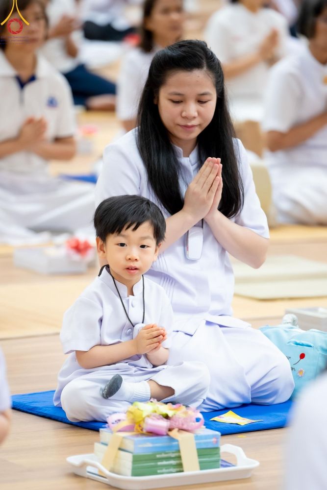 ภาพ No.136902:พิธีถวายหนังสือธรรมะ บาลี นักธรรม ทางก้าวหน้า ณ ห้องแก้วสารพัดนึก 2 วัดพระธรรมกาย วันเสาร์ที่ 11 พฤษภาคม พ.ศ. 2567