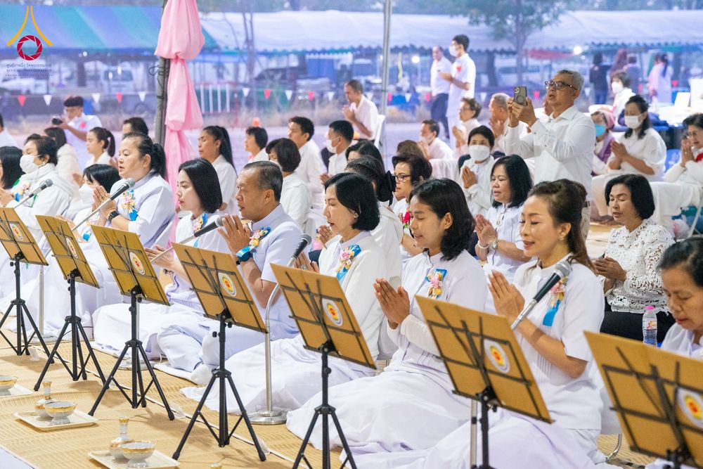 ภาพ No.200221:พิธีถวายภัตตาหารเป็นสังฆทาน แด่พระธรรมยาตรา ณ อนุสรณ์สถานบางปลา วัดบางปลา อำเภอบางเลน จังหวัดนครปฐม ในโครงการธรรมยาตรา กตัญญูบูชา มหาปูชนียาจารย์ พระมงคลเทพมุนี(สด จนฺทสโร) พระผู้ปราบมาร อนุสรณ์สถาน 7 แห่ง ปีที่ 13 วันที่ 23 มกราคม พ.ศ. 2568