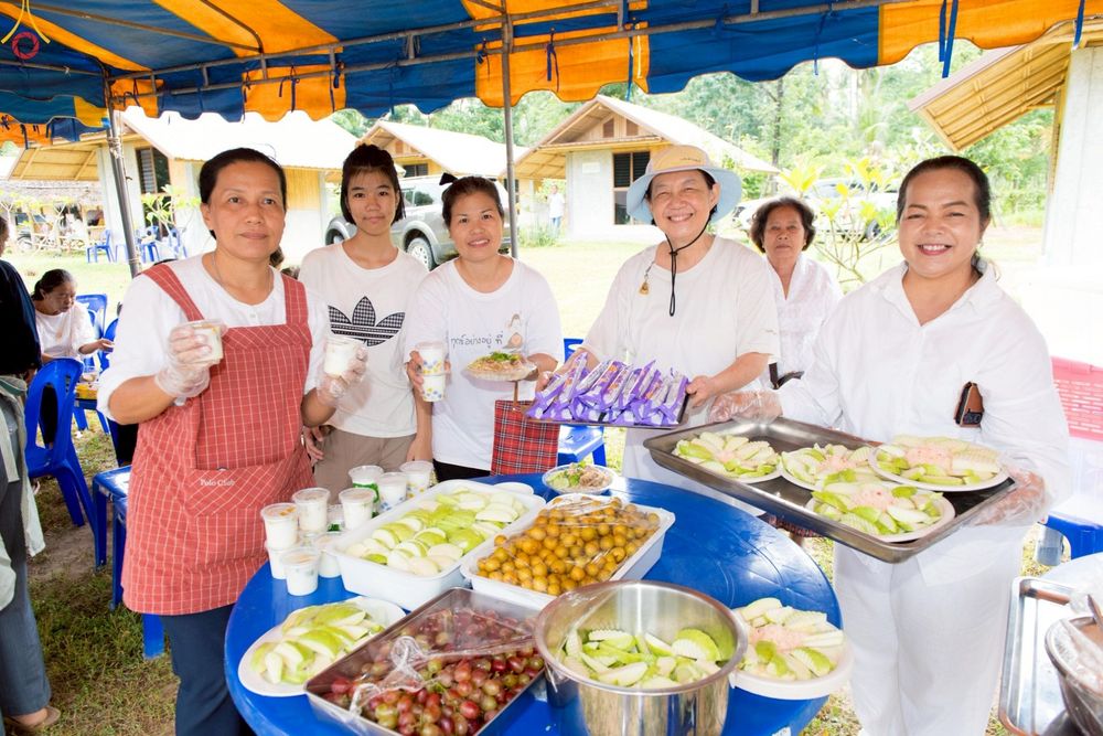 ภาพ No.263212:วันที่ 18 ตุลาคม พ.ศ. 2568 พิธีทอดกฐินสามัคคีเพื่อซื้อที่ดิน  สร้างอาคารครัวและโรงอาหาร  ห้องน้ำพร้อมโรงซักตากชาย-หญิง  และพิธีทอดกฐินสามัคคีทั่วไทย 30,000 วัด  ศูนย์ปฏิบัติธรรมนานาชาติทุ่งแสงธรรม  (Moonastery Meditation Center) ต.แสงอรุณ อ.ทับสะแก จ.ประ