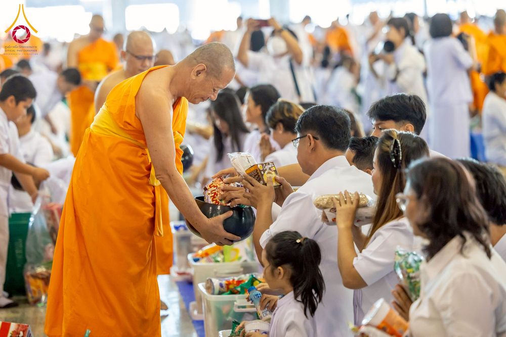 ภาพ No.277016:วันอาทิตย์ที่ 7 ธันวาคม พ.ศ. 2568 พิธีตักบาตรอาทิตย์ต้นเดือน ณ บ้านแก้วเรือนทองคุณยายฯ วัดพระธรรมกาย