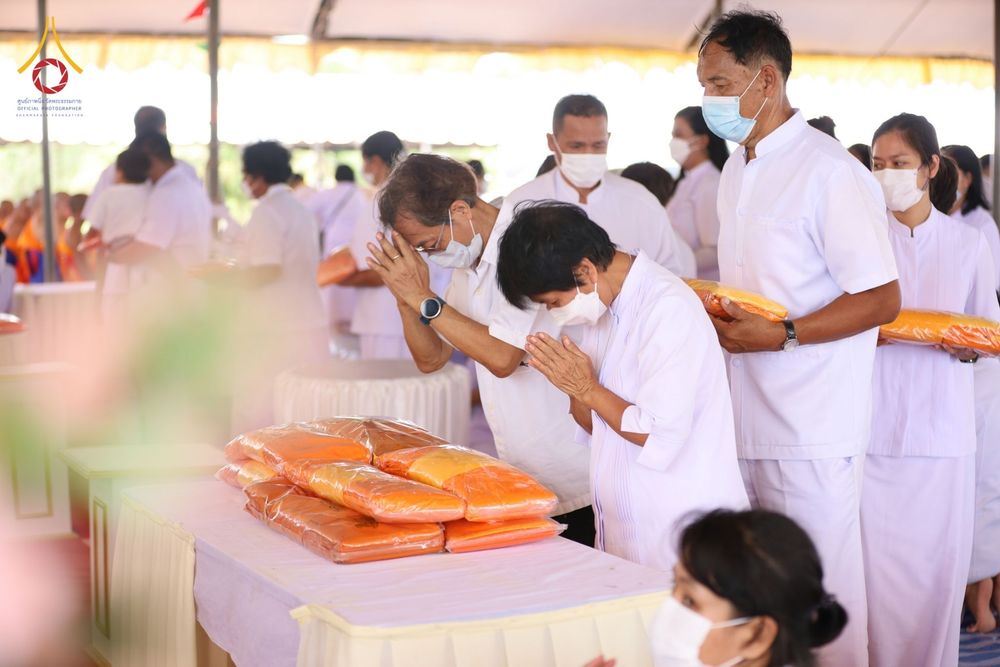 ภาพ No.76214:พิธีกลั่นแผ่นดินสร้างมหาเจดีย์ปัตตานี , พิธีตักบาตรแด่พระภิกษุสงฆ์ 159 รูป ,  พิธีทอดผ้าป่า , พิธีโปรยรัตนชาติ ,  พิธีจุดประทีปถวายเป็นพุทธบูชา ณ ศูนย์อบรมเยาวชนปัตตานี จ.ปัตตานี วันอาทิตย์ที่ 5 กุมภาพันธ์ พ.ศ.2566