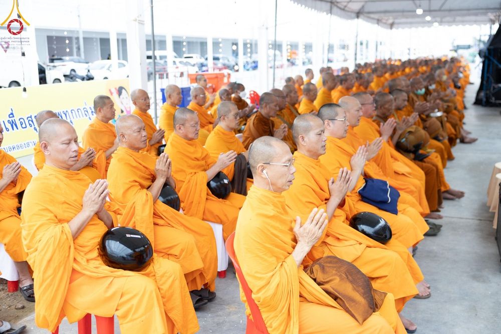 ภาพ No.146464:มหาสังฆทานถวายเป็นพุทธบูชาครั้งยิ่งใหญ่ โครงการทำบุญตักบาตร เพื่อถวายเป็นพระราชกุศล เนื่องในโอกาสมหามงคลเฉลิมพระชนมพรรษา พระบาทสมเด็จพระเจ้าอยู่ห้วฯ ทรงเจริญพระชนมพรรษา 6 รอบ 72 พรรษา