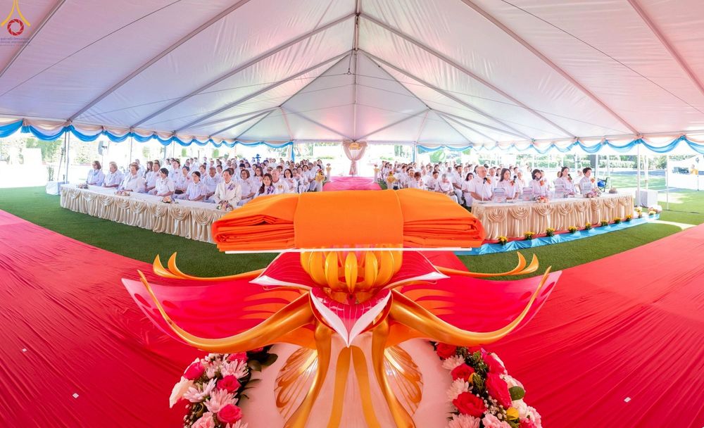 ภาพ No.259333:วันอาทิตย์ที่ 12 ตุลาคม พ.ศ. 2568 พิธีทอดกฐินบรมจักรพรรดิ สร้างอุโบสถ 82 ปี บูชาธรรมหลวงพ่อธัมมชโย ณ วัดพระธรรมกายแคลิฟอร์เนีย ประเทศสหรัฐอเมริกา 