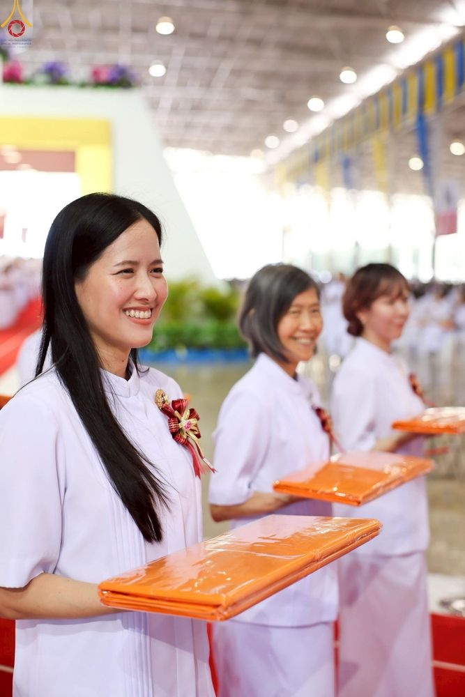 ภาพ No.251768:วันที่ 10 ตุลาคม พ.ศ. 2568 พิธีทอดผ้าป่าสมทบกฐินวัดพระธรรมกาย และสมทบกฐิน 30,000 กว่าวัดทั่วประเทศ ครั้งที่ 3 ณ สภาธรรมกายสากล วัดพระธรรมกาย