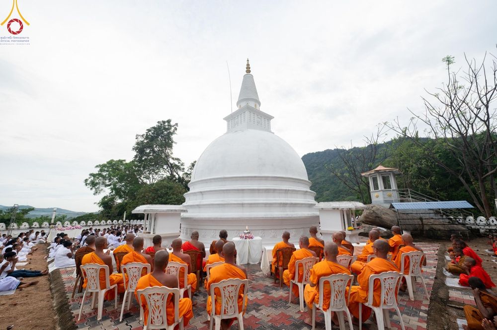 ภาพ No.141068:PhotoStory มหาศรัทธา ธรรมยาตราศรีลังกา EP.6 พิธีจุดวิสาขประทีป 6 วัด ถวายเป็น พุทธบูชา  โครงการสยาม-ลังกา ธรรมยาตรา  ฉลองเทศกาลวิสาขบูชาแห่งชาติ ศรีลังกา  บูชาธรรม 80 ปี หลวงพ่อธัมมชโย วันที่ 16 พฤษภาคม พ.ศ. 2567