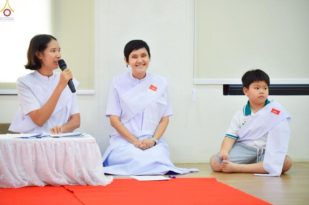 ภาพ No.250081:วันที่ 26-28 กันยายน พ.ศ. 2568 โครงการอบรมอุบาสกแก้ว อุบาสิกาแก้ว รุ่นที่ 3 ตัวแทนทอดกฐินสามัคคีทั่วไทย 30,000 วัด ณ ศูนย์ปฏิบัติธรรมจันทบุรี จ.จันทบุรี