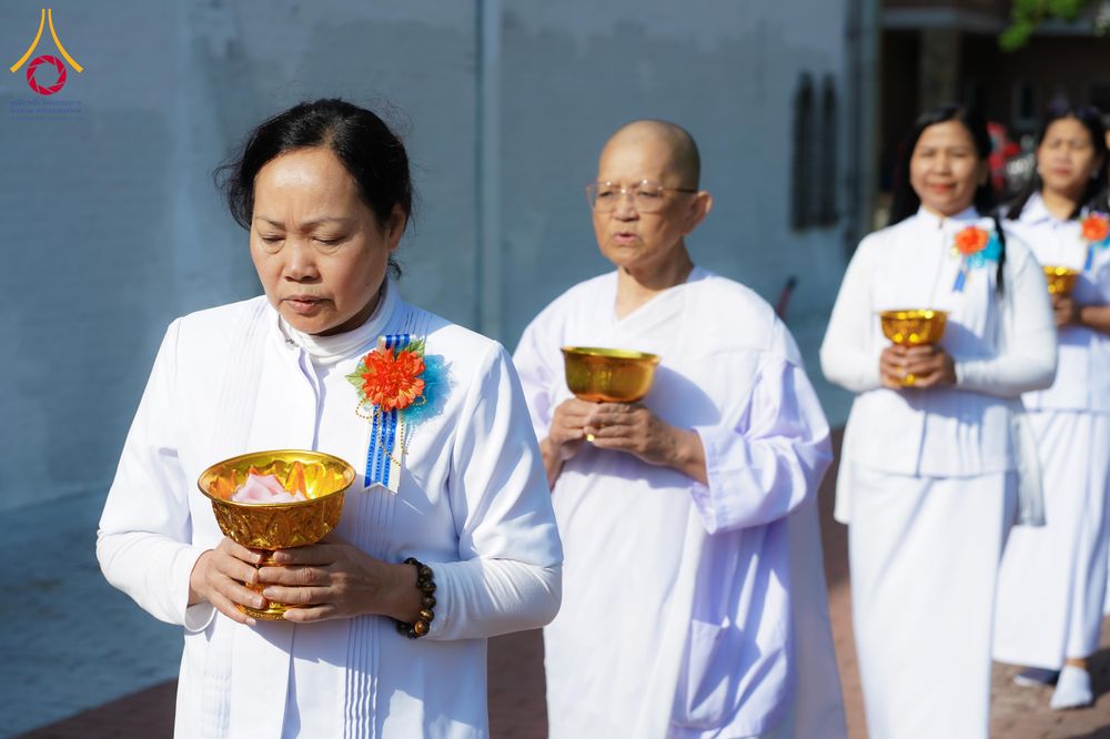 ภาพ No.328688:วันอาทิตย์ที่ 10 พฤษภาคม พ.ศ. 2569 พิธีสักการะพระบรมสารีริกธาตุ ณ วัดพระธรรมกายเบลเยียม