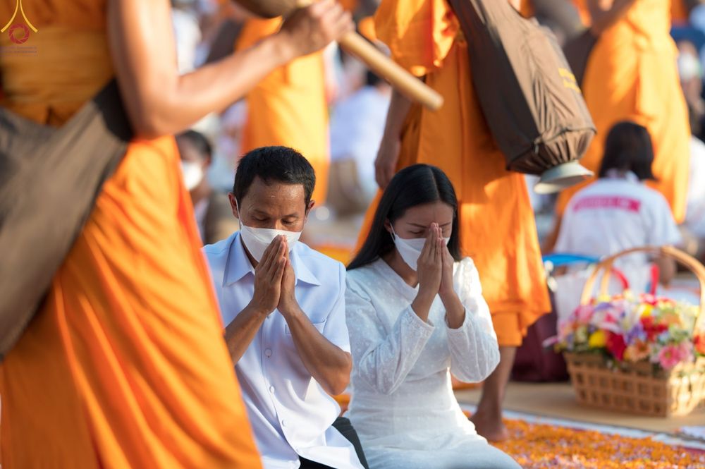 ภาพ No.70921:พิธีต้อนรับพระธรรมยาตรา ในโครงการธรรมยาตรากตัญญูบูชา มหาปูชนียาจารย์ พระมงคลเทพมุนี(สด จนฺทสโร) พระผู้ปราบมาร อนุสรณ์สถาน 7 แห่ง ปีที่ 11 วันที่ 14 มกราคม พ.ศ. 2566 ณ อนุสรณ์สถานลำดับที่ 3 สถานที่เกิดในเพศสมณะ วัดสองพี่น้อง อ.สองพี่น้อง จ.สุพรรณบุรี