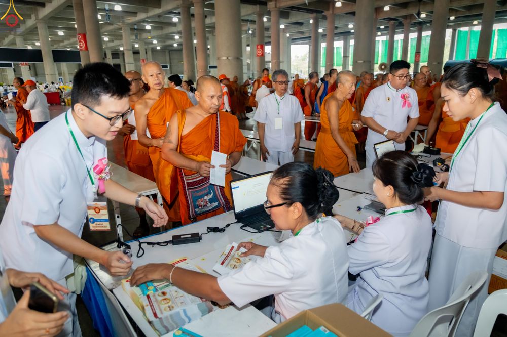 ภาพ No.323516:วันที่ 22 เมษายน พ.ศ.2569(วันคุ้มครองโลก) งานถวายมหาสังฆทาน 40,000 กว่าวัดทั่วประเทศ การเดินทางเข้าวัด , การต้อนรับปฏิสันถารพระสังฆาธิการ  ,  การจัดเตรียมภัตตาหาร , การลงทะเบียน