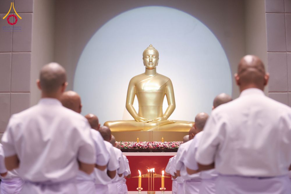 ภาพ No.298119:วันเสาร์ที่ 17 มกราคม พ.ศ. 2569 พิธีบรรพชาอุปสมบท โครงการอุปสมบทหมู่ บูชาธรรมครบ 117 ปี คุณยายอาจารย์มหารัตนอุบาสิกาจันทร์ ขนนกยูง  ณ อุโบสถพระไตรปิฎก วัดพระธรรมกาย