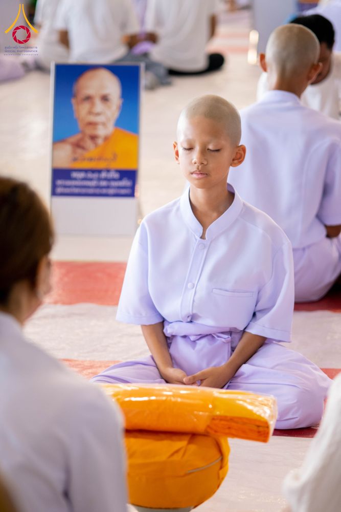 ภาพ No.319454:วันเสาร์ที่ 4 เมษายน พ.ศ.2569 พิธีขอขมา มอบผ้าไตร และถวายบาตรแด่นาคธรรมทายาท ในโครงการบรรพชาสามเณรฟื้นฟูพระพุทธศาสนาทั่วไทย โครงการหน่อแก้วเปรียญธรรม รุ่นที่ 14 โครงการสามเณรยุวธรรมทายาท รุ่นที่ 34 โครงการสามเณรมัชฌิมธรรมทายาท รุ่นที่ 30 ณ สภาธรรมกายสากล