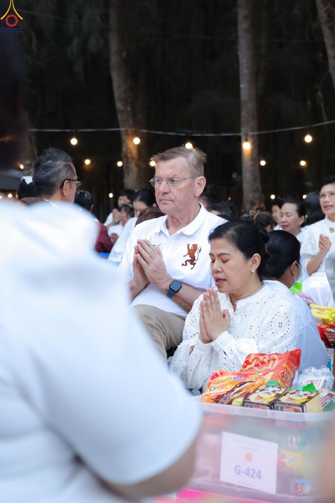 ภาพ No.289322:วันที่ 7 มกราคม พ.ศ. 2569 พิธีตักบาตรพระธรรมยาตรา ณ อนุสรณ์สถานลำดับที่ 1 สถานที่เกิดด้วยรูปกายเนื้อ อนุสรณ์สถานมหาวิหารพระมงคลเทพมุนี (โลตัสแลนด์) อ.สองพี่น้อง จ.สุพรรณบุรี ในโครงการธรรมยาตรา กตัญญูบูชา มหาปูชนียาจารย์ พระมงคลเทพมุนี(สด จนฺทสโร) พระผู้ป