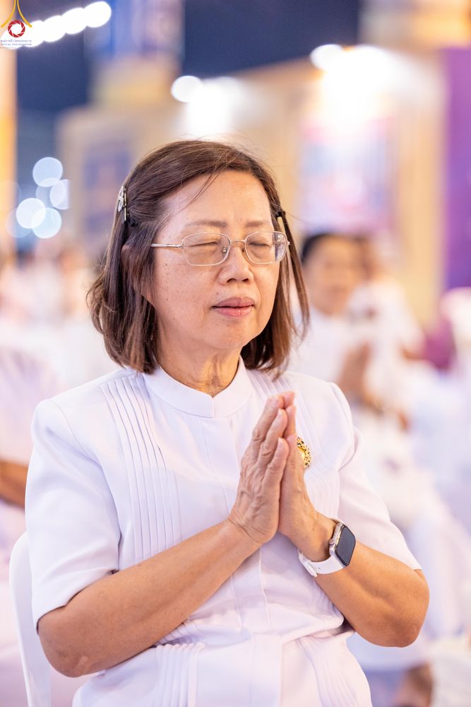 ภาพ No.280313:วันที่ 31 ธันวาคม พ.ศ.2568 -วันที่ 1 มกราคม พ.ศ.2569 พิธีฉลองชัยสวดมนต์บทธัมมจักกับปปวัตนสูตร ครบ 8,000,000,000 จบ , พิธีสวดมนต์ข้ามปี ณ วัดพระธรรมกาย