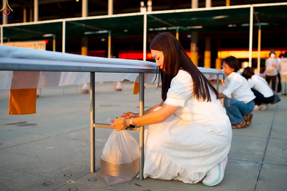 ภาพ No.320433:วันที่ 9 เมษายน พ.ศ.2569 การเตรียมงาน มัดถุงน้ำ ถ่วงขาโต๊ะไทยธรรม เพื่องานถวายมหาสังฆทาน 40,000 กว่าวัดทั่วประเทศ วันคุ้มครองโลก 22 เมษายน พ.ศ.2569 วัดพระธรรมกาย