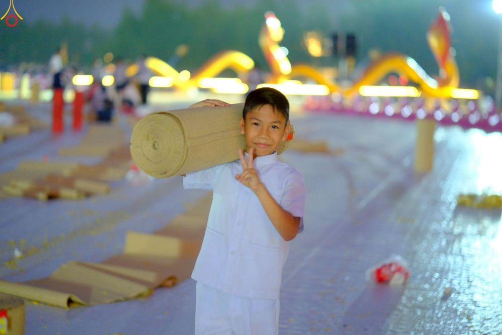 ภาพ No.306640:ภาพเบื้องหลังอาสาสมัครรวมใจ ชุดที่ 5 ในโครงการธรรมยาตรา กตัญญูบูชา มหาปูชนียาจารย์ พระมงคลเทพมุนี(สด จนฺทสโร) พระผู้ปราบมาร อนุสรณ์สถาน 7 แห่ง ปีที่ 14