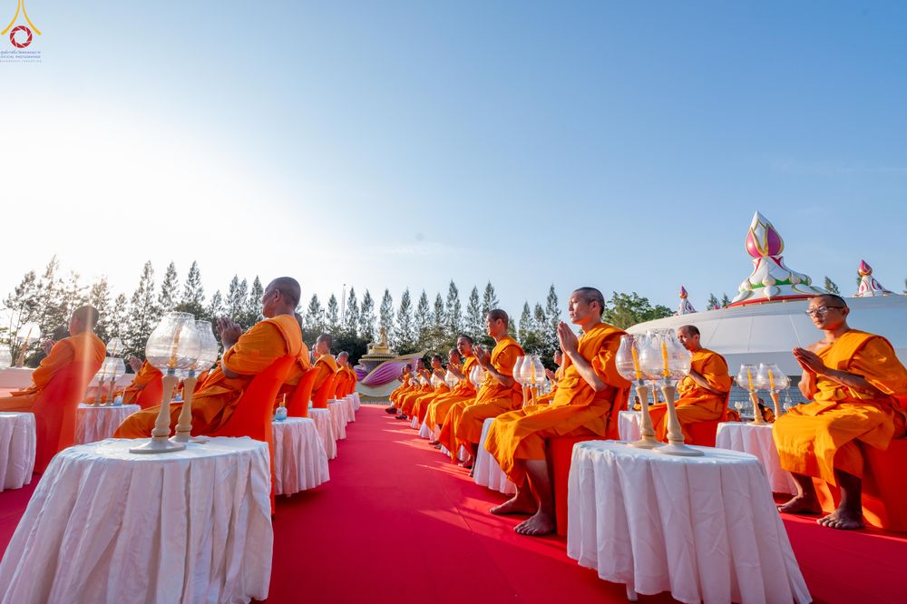 ภาพ No.291975:วันที่ 10 มกราคม พ.ศ. 2569 พิธีจุดประทีปถวายเป็นพุทธบูชา และบูชาธรรมมหาปูชนียาจารย์  ณ อนุสรณ์สถานคลองบางนางแท่น อ.สามพราน จ.นครปฐม ในโครงการธรรมยาตรา กตัญญูบูชา มหาปูชนียาจารย์ พระมงคลเทพมุนี(สด จนฺทสโร) พระผู้ปราบมาร อนุสรณ์สถาน 7 แห่ง ปีที่ 14