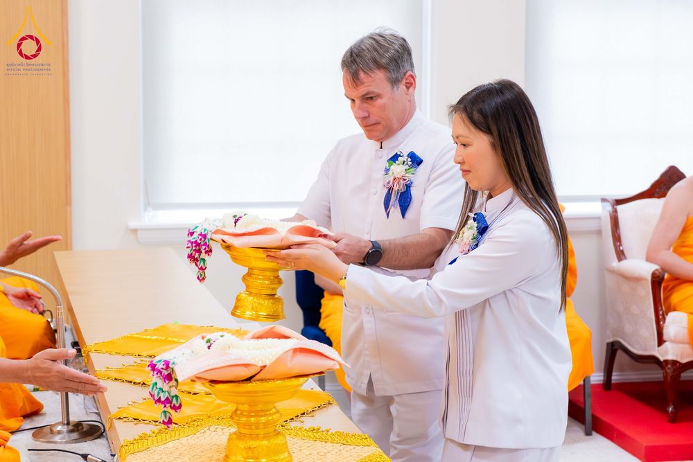 ภาพ No.319140:วันที่ 29 มีนาคม พ.ศ.2569 พิธีอัญเชิญรูปหล่อพระมงคลเทพมุนี (สด จนฺทสโร) ประดิษฐาน ณ ห้องปฏิบัติธรรม “มงคลรัตนโชติ”  วัดพระธรรมกายชิคาโก ประเทศสหรัฐอเมริกา