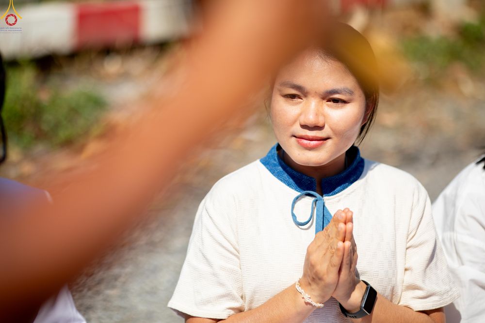 ภาพ No.304215:วันที่ 25 มกราคม พ.ศ. 2569 พิธีต้อนรับพระธรรมยาตรา  รร.สามัคคีราษฏร์บำรุง-วัดพระธรรมกาย ในโครงการธรรมยาตรา กตัญญูบูชา มหาปูชนียาจารย์ พระมงคลเทพมุนี(สด จนฺทสโร) พระผู้ปราบมาร อนุสรณ์สถาน 7 แห่ง ปีที่ 14