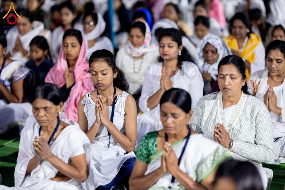 ภาพ No.283777:วันที่ 6-7 ธันวาคม พ.ศ. 2568  พิธีรับมอบหนังสือแสดงเจตจำนงถวายสิทธิครอบครองและใช้ประโยชน์วัดสันติวัน เมืองนาคปูร์  พิธีจุดโคมประทีปถวายเป็นพุทธบูชา และอุทิศบุญกุศลแด่ ดร.บี.อาร์. อัมเบดการ์  พิธีบูชาข้าวพระถ่ายทอดสดจากประเทศไทย