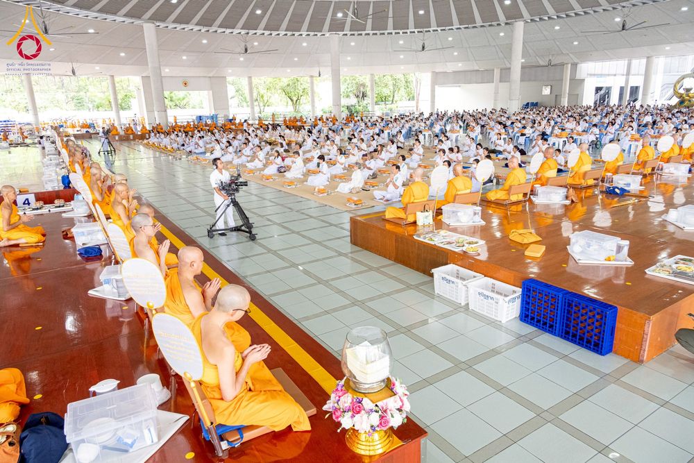 ภาพ No.276428:วันศุกร์ที่ 5 ธันวาคม พ.ศ. 2568 (วันพระ ขึ้น 15 ค่ำ เดือน 1) พิธีบุพเปตพลี ครั้งที่ 175 ร่วมอุทิศบุญแด่หมู่ญาติที่ล่วงลับไปแล้ว และสืบทอดอายุพระพุทธศาสนา ณ หอฉันคุณยายอาจารย์ฯ วัดพระธรรมกาย