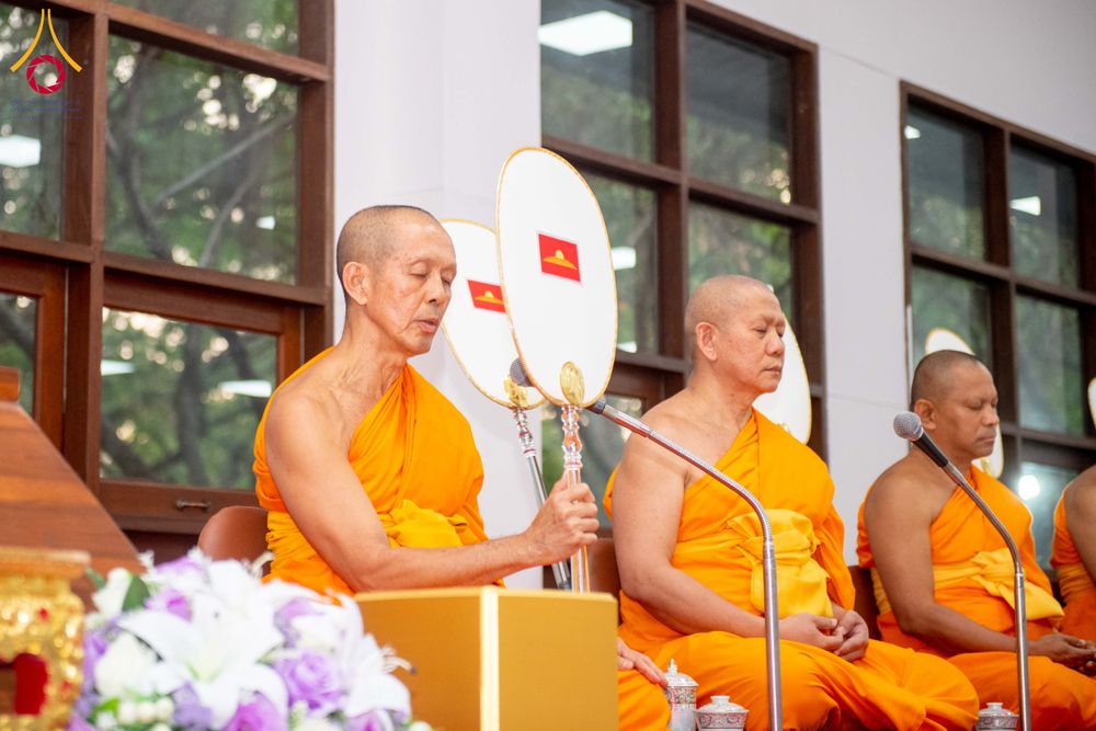 ภาพ No.315484:วันพุธที่ 25 มีนาคม พ.ศ. 2569 พิธีบำเพ็ญกุศล คุณพ่อณรงค์ จินตมากุล  สิริอายุ 99 ปี 11 เดือน โยมบิดา พระครูปลัดรัตนวีรวัฒน์ (รังสฤษดิ์ อิทฺธิจินตโก) ที่ปรึกษาเจ้าคณะจังหวัดปทุมธานี เจ้าอาวาสวัดพระธรรมกาย  ณ ห้องปลูกศรัทธา 2 วัดพระธรรมกาย ปทุมธานี