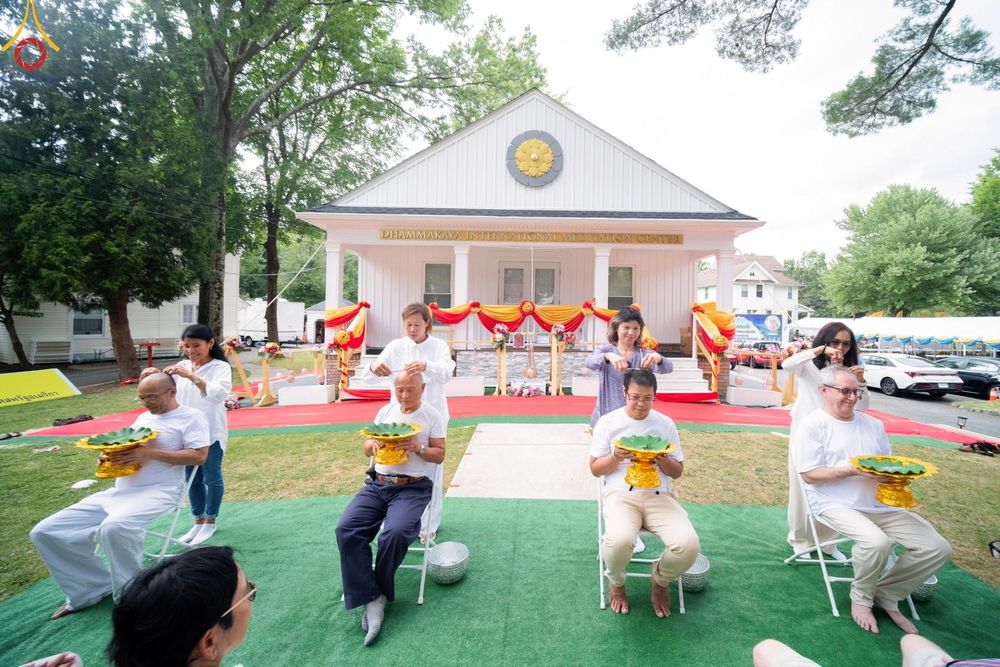 ภาพ No.144547:พิธีตัดปอยผมและปลงผมนาคธรรมทายาท ณ วัดพระธรรมกายนิวเจอร์ซี ประเทศสหรัฐอเมริกา วันที่ 29 มิถุนายน พ.ศ. 2567