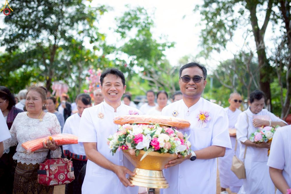 ภาพ No.271796:วันที่ 3 พฤศจิกายน พ.ศ. 2568 พิธีทอดกฐินสามัคคีทั่วไทย ณ วัดป่าพนังสลักได อ.หนองบัวแดง จ.ชัยภูมิ โดยคณะศิษยานุศิษย์ บูชาธรรม 81 ปี หลวงพ่อธัมมชโย