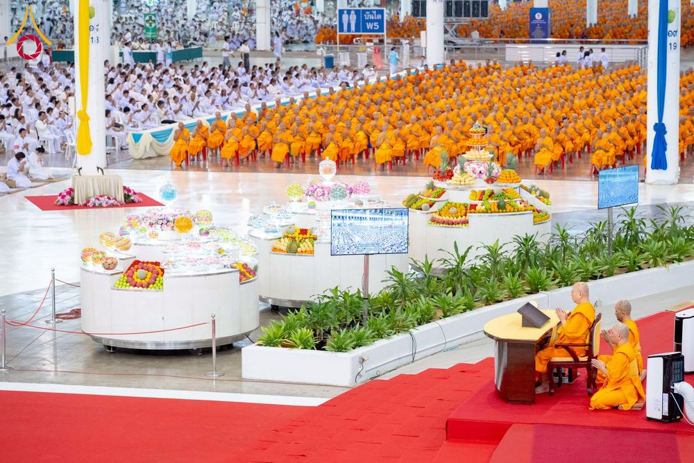 ภาพ No.258097:วันอาทิตย์ที่ 5 ตุลาคม พ.ศ. 2568 พิธีบูชาข้าวพระ ณ สภาธรรมกายสากล วัดพระธรรมกาย