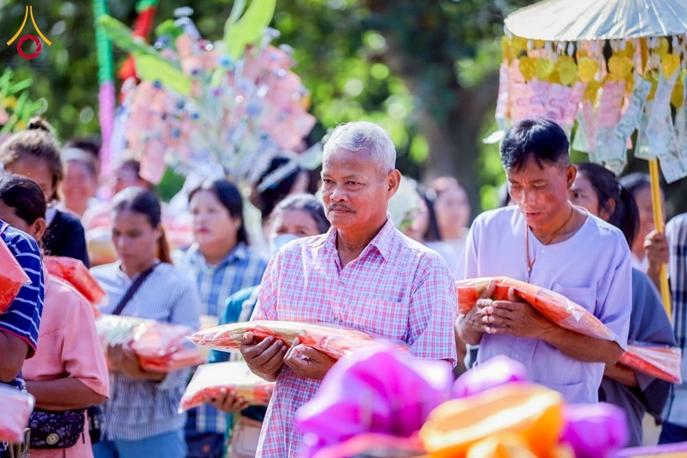 ภาพ No.275402:วันที่ 5 พฤศจิกายน พ.ศ. 2568 พิธีทอดกฐินสามัคคีทั่วไทย ณ วัดหนองสระแก ต.บึงกอก อ.บางระกำ จ.พิษณุโลก โดยคณะศิษยานุศิษย์ บูชาธรรม 81 ปี หลวงพ่อธัมมชโย