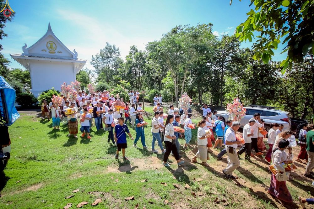 ภาพ No.255344:วันที่ 13 ตุลาคม พ.ศ. 2568 พิธีทอดกฐินสามัคคีทั่วไทย 30,000 วัด โดยคณะศิษยานุศิษย์ บูชาธรรม 81 ปี หลวงพ่อธัมมชโย ณ วัดมิ่งฟ้าคุณจักร ต.หนองกระท้าว อ.นครไทย จ.พิษณุโลก