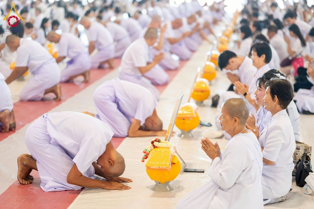 ภาพ No.277364:วันเสาร์ที่ 6 ธันวาคม พ.ศ. 2568 พิธีบรรพชาอุปสมบทและพิธีถวายบาตร โครงการอุปสมบทบูชาธรรมมหาปูชนียาจารย์ ประจำปี พ.ศ.2568 โครงการบวชพระนานาชาติ AEC และ WAB รุ่น CEO (นักบริหาร) รุ่นที่ 5 ณ โบสถ์พระไตรปิฏก วัดพระธรรมกาย