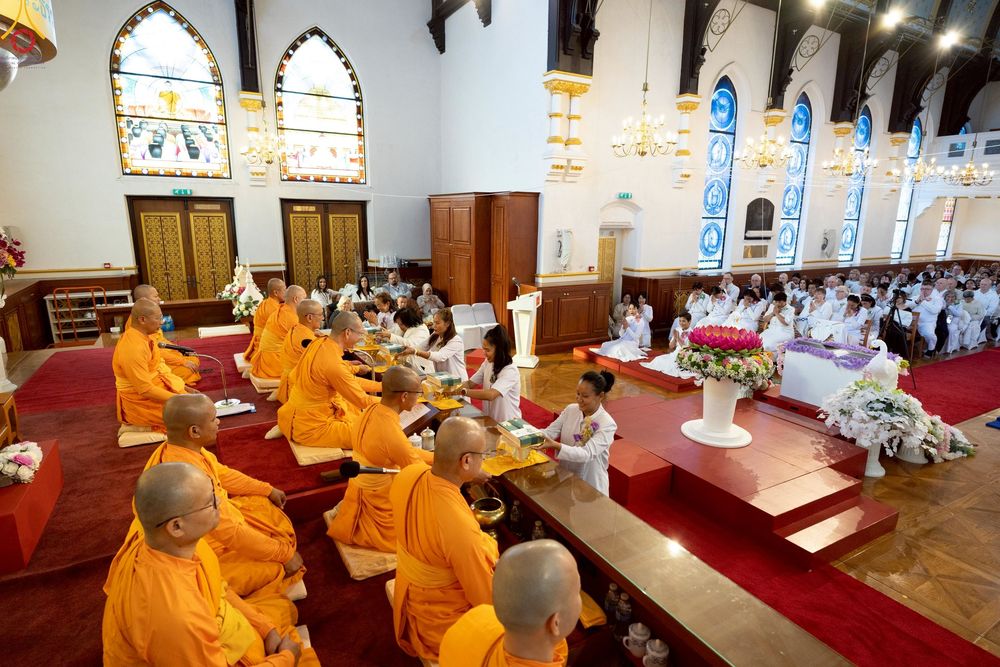 ภาพ No.270834:วันอาทิตย์ที่ 19 ตุลาคม พ.ศ. 2568 พิธีทอดกฐิน “หนึ่งไม่มีสอง” วัดพระธรรมกายนิวคาสเซิล เมืองนิวคาสเซิล ประเทศอังกฤษ 