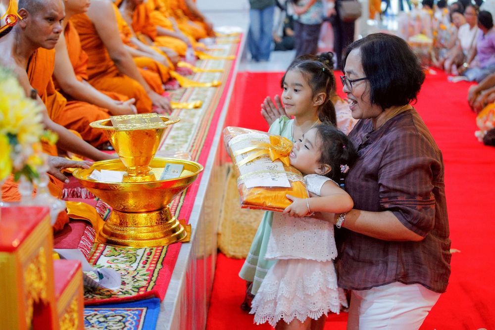 ภาพ No.260413:วันที่ 19 ตุลาคม พ.ศ. 2568 พิธีทอดกฐินสามัคคีทั่วไทย 30,000 วัด โดยคณะศิษยานุศิษย์ บูชาธรรม 81 ปี หลวงพ่อธัมมชโย ณ วัดเทพวนาราม ต.ศรีสุนทร อ.ถลาง จ.ภูเก็ต