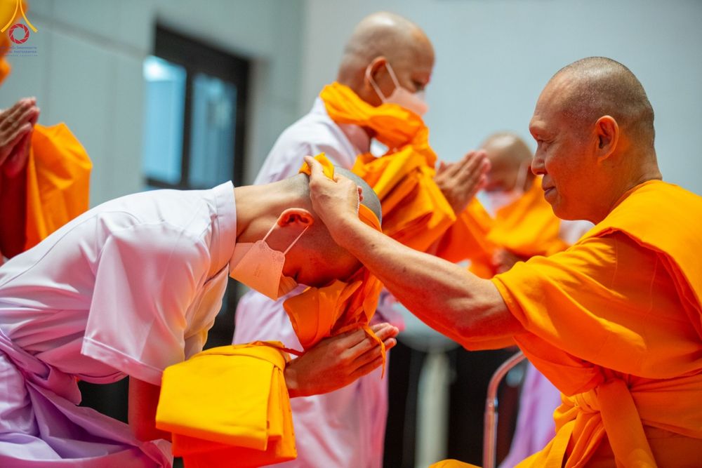 ภาพ No.84178:พิธีขอบรรพชา , พิธีขอสรณคมน์และศีล ,  พิธีรับบาตร , พิธีอุปสมบท ในโครงการบรรพชาอุปสมบทหมู่ธรรมทายาทรุ่นเข้าพรรษา และโครงการบรรพชาสามเณรโรงเรียนนานาชาติ รุ่นที่ 12 ณ โบสถ์พระไตรปิฎก วัดพระธรรมกาย วันที่ 22 กรกฎาคม พ.ศ. 2566