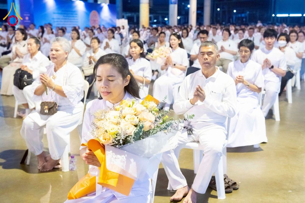 ภาพ No.266463:วันพุธที่ 5 พฤศจิกายน พ.ศ. 2568 (วันพระ ขึ้น 15 ค่ำ เดือน 12) พิธีฉลองชัยสวดมนต์ บทธัมมจักกัปปวัตตนสูตร ครบ 7,844,555,555 จบ ในวันลอยกระทง วัดพระธรรมกาย จ.ปทุมธานี