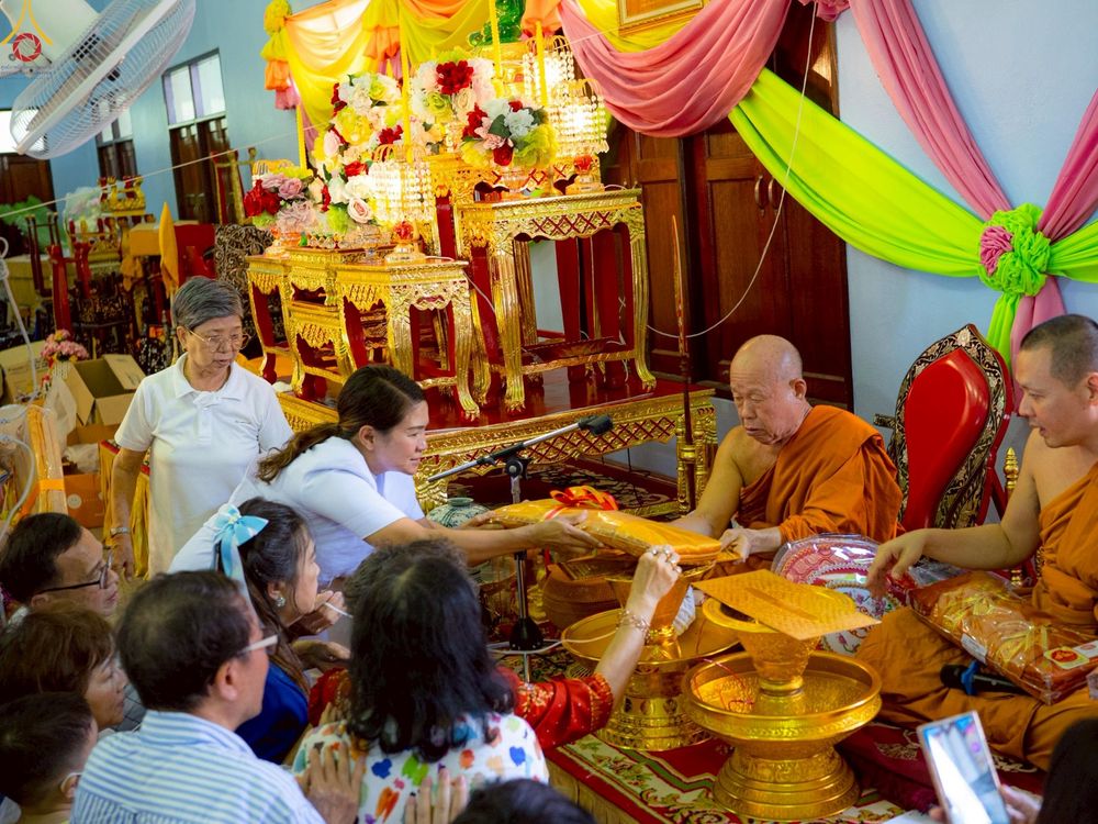 ภาพ No.259626:วันที่ 19 ตุลาคม พ.ศ. 2568 พิธีทอดกฐินสามัคคีทั่วไทย 30,000 วัด โดยคณะศิษยานุศิษย์ บูชาธรรม 81 ปี หลวงพ่อธัมมชโย ณ วัดปทีปพลีผล แขวงท่าข้าม เขตบางขุนเทียน จ.กรุงเทพฯ