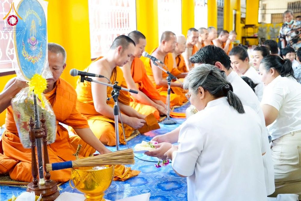 ภาพ No.273876:วันที่ 26 ตุลาคม พ.ศ. 2568 พิธีทอดกฐินสามัคคีทั่วไทย วัดหลวง(ประชาบูรณะ) อ.นครชัยศรี จ.นครปฐม โดยคณะศิษยานุศิษย์ บูชาธรรม 81 ปี หลวงพ่อธัมมชโย