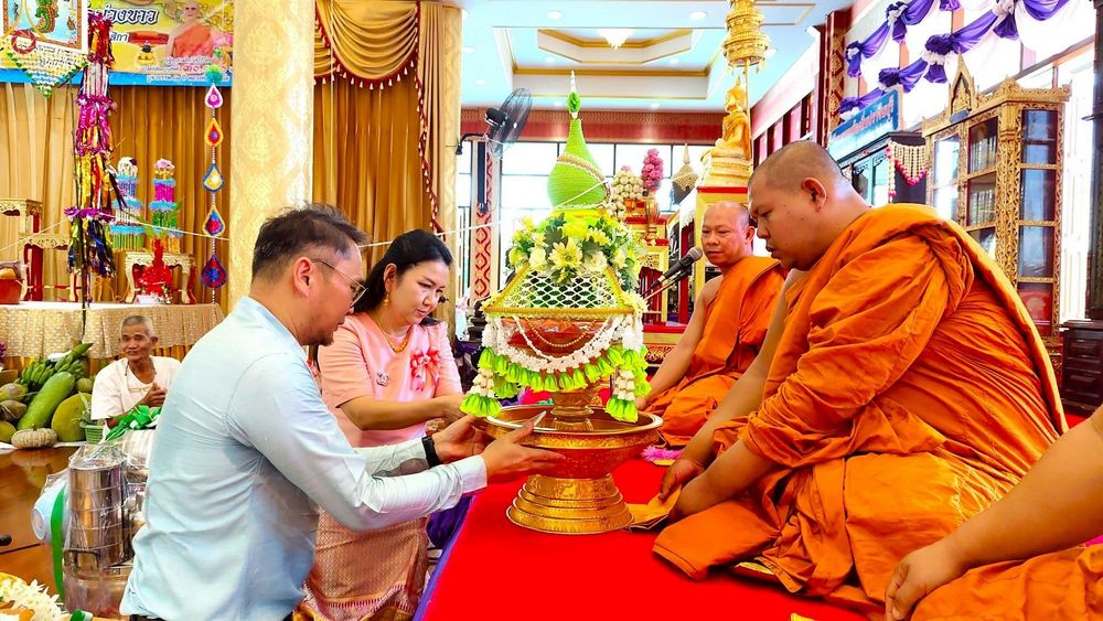 ภาพ No.262236:วันที่ 19 ตุลาคม พ.ศ. 2568 พิธีทอดกฐินสามัคคีทั่วไทย 30,000 วัด โดยคณะศิษยานุศิษย์ บูชาธรรม 81 ปี หลวงพ่อธัมมชโย ณ วัดม่วงขาว อ.ศรีมโหสถ จ.ปราจีนบุรี