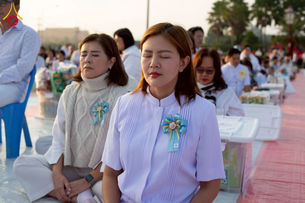 ภาพ No.276885:วันเสาร์ที่ 6 ธันวาคม พ.ศ. 2568 พิธีตักบาตรพระ 1,000 รูป อุทิศถวายพระราชกุศลสมเด็จพระนางเจ้าสิริกิติ์ พระบรมราชินีนาถ พระบรมราชชนนี พันปีหลวง และ ทำบุญเมืองลำปาง ครบรอบ 1,345 ปี ณ ลานพระบรมราชานุสาวรีย์สมเด็จพระนเรศวรมหาราชนครลำปาง อ.เกาะคา จ.ลำปาง