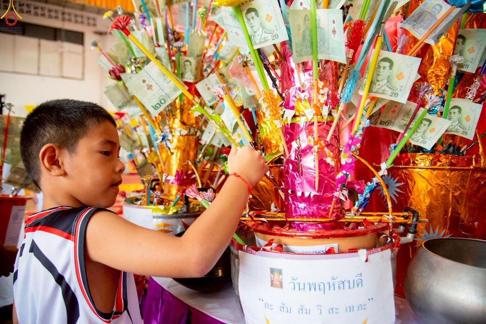 ภาพ No.264776:วันที่ 23 ตุลาคม พ.ศ. 2568 พิธีทอดกฐินสามัคคีทั่วไทย 30,000 วัด โดยคณะศิษยานุศิษย์ บูชาธรรม 81 ปี หลวงพ่อธัมมชโย ณ วัดอัยยิการาม อ.คลองหลวง จ.ปทุมธานี