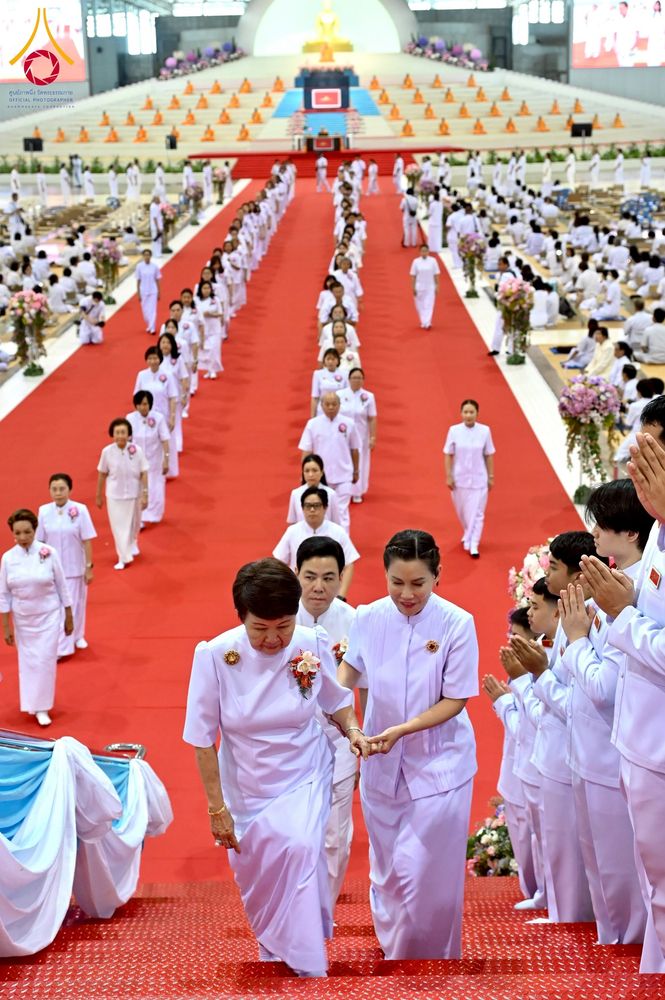 ภาพ No.261177:วันอาทิตย์ที่ 5 ตุลาคม พ.ศ. 2568 พิธีจุดเทียนใจ ไฟนิรันด์ อนันตชัย ณ สภาธรรมกายสากล วัดพระธรรมกาย