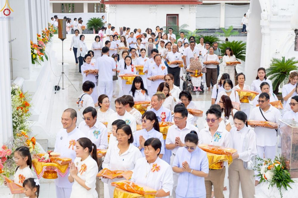 ภาพ No.286028:วันที่ 11 ตุลาคม พ.ศ. 2568 พิธีทอดกฐินสามัคคีทั่วไทย 30,000 วัด โดยคณะศิษยานุศิษย์ บูชาธรรม 81 ปี หลวงพ่อธัมมชโย ณ วัดโบสถ์บน ต.บางคูเวียง อ.บางกรวย จ.นนทบุรี